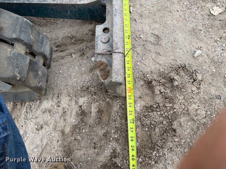image for item EP7742 2006 Yanmar B08-3 Mini Excavator