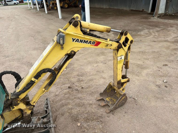 image for item EP7742 2006 Yanmar B08-3 Mini Excavator
