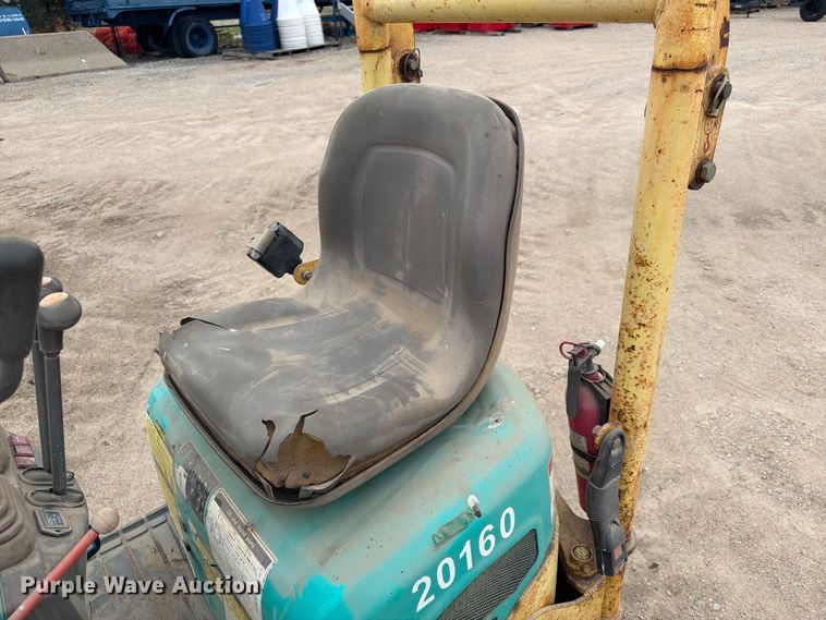 image for item EP7742 2006 Yanmar B08-3 Mini Excavator