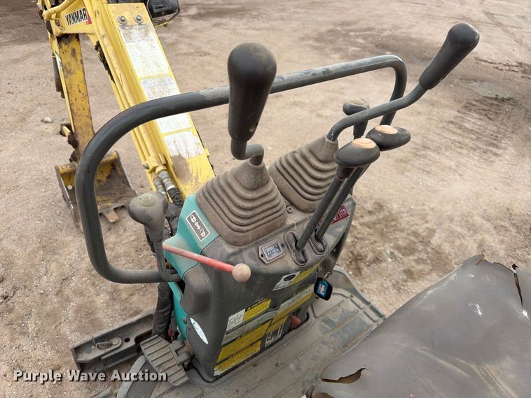image for item EP7742 2006 Yanmar B08-3 Mini Excavator