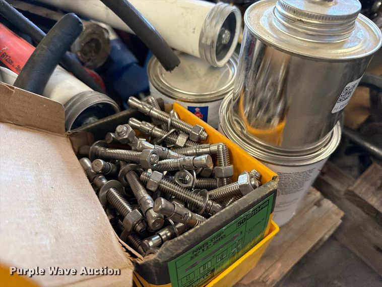 image for item EP7747 (2) pallets of tools