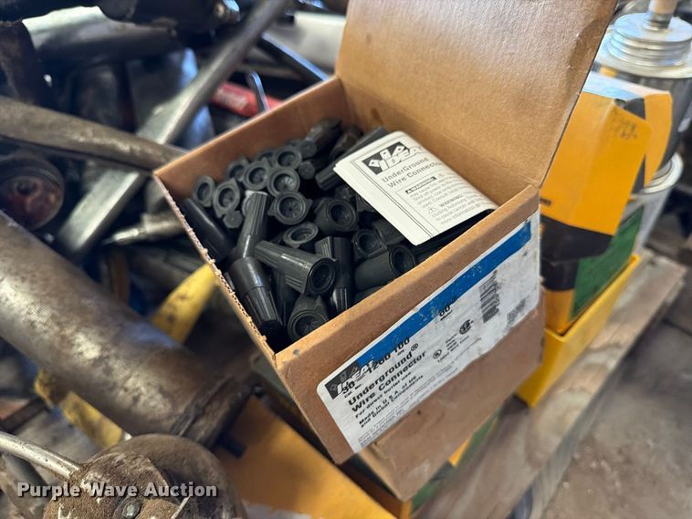 image for item EP7747 (2) pallets of tools