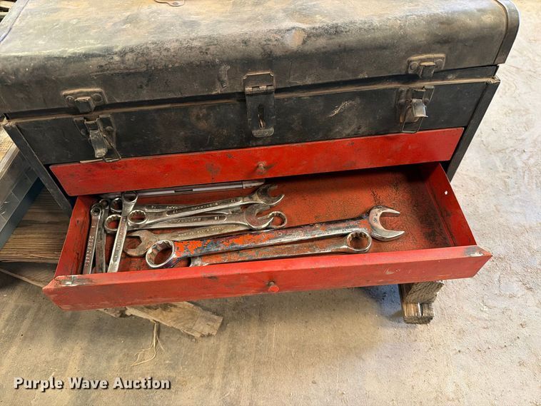 image for item EP7747 (2) pallets of tools