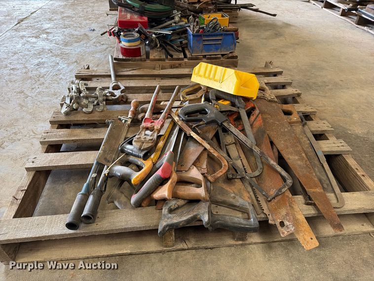 image for item EP7747 (2) pallets of tools