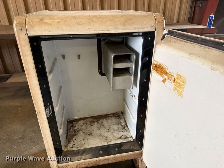 image for item EP7749 (2) refrigerators