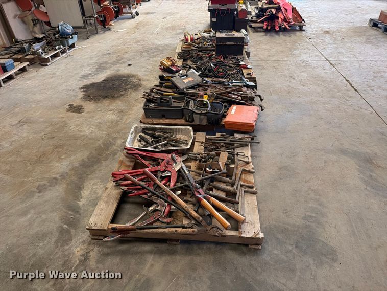 image for item EP7750 (4) pallets of tools
