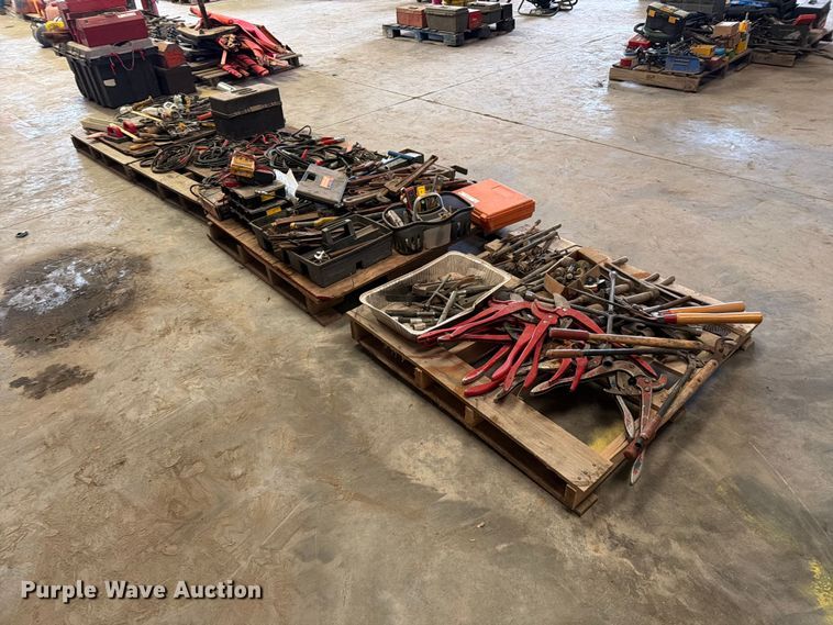 image for item EP7750 (4) pallets of tools