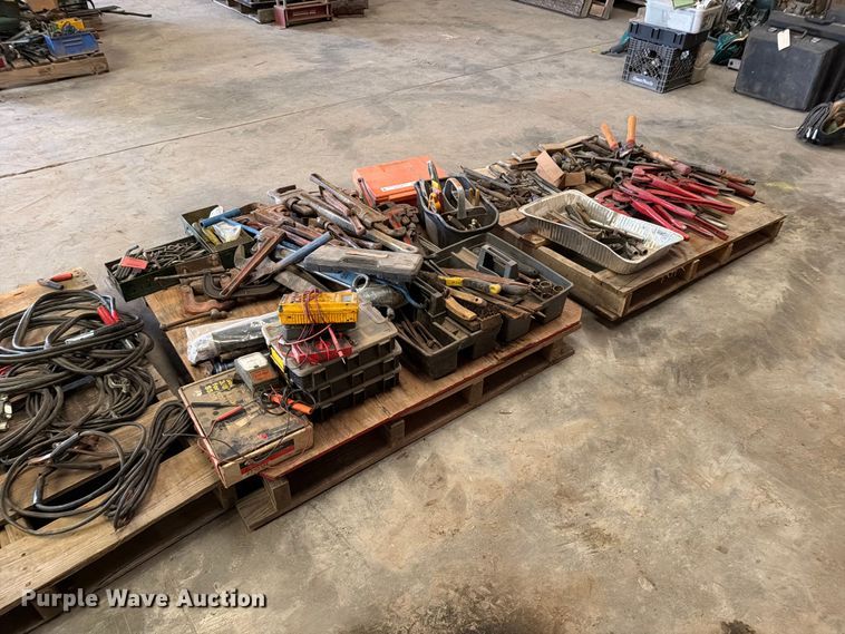 image for item EP7750 (4) pallets of tools