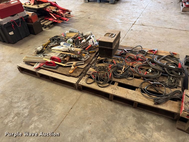 image for item EP7750 (4) pallets of tools