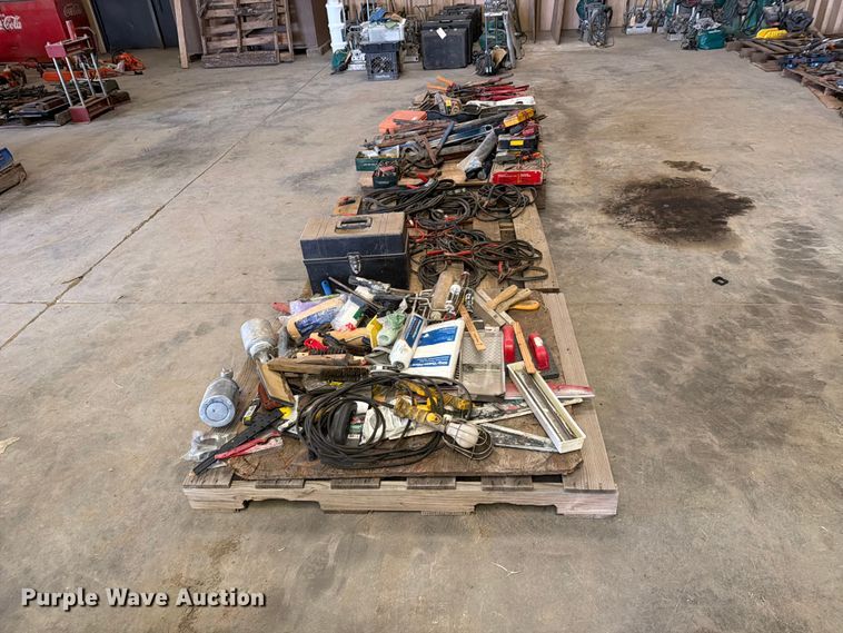 image for item EP7750 (4) pallets of tools