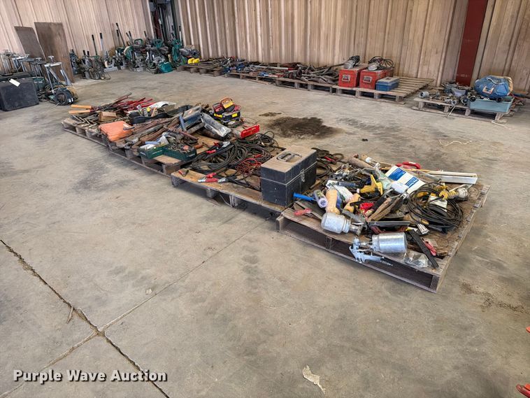 image for item EP7750 (4) pallets of tools