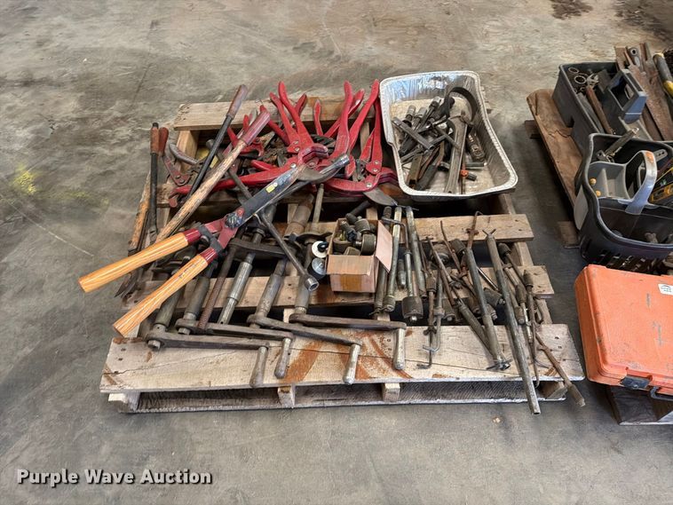 image for item EP7750 (4) pallets of tools