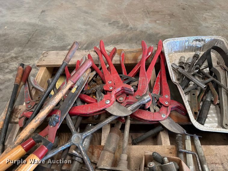 image for item EP7750 (4) pallets of tools
