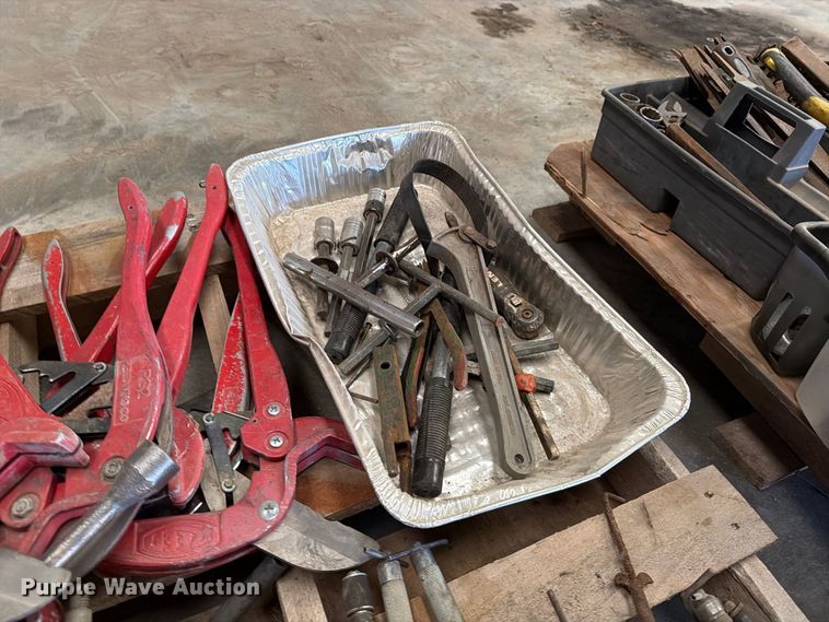 image for item EP7750 (4) pallets of tools
