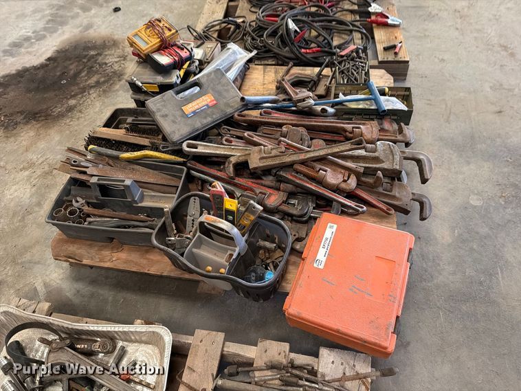 image for item EP7750 (4) pallets of tools