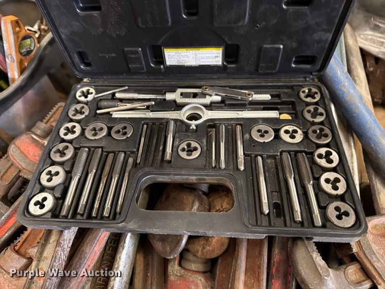 image for item EP7750 (4) pallets of tools