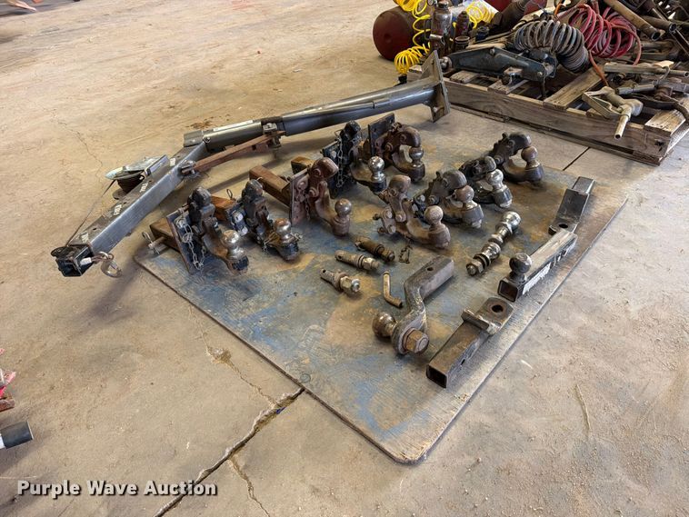 (13) truck hitches