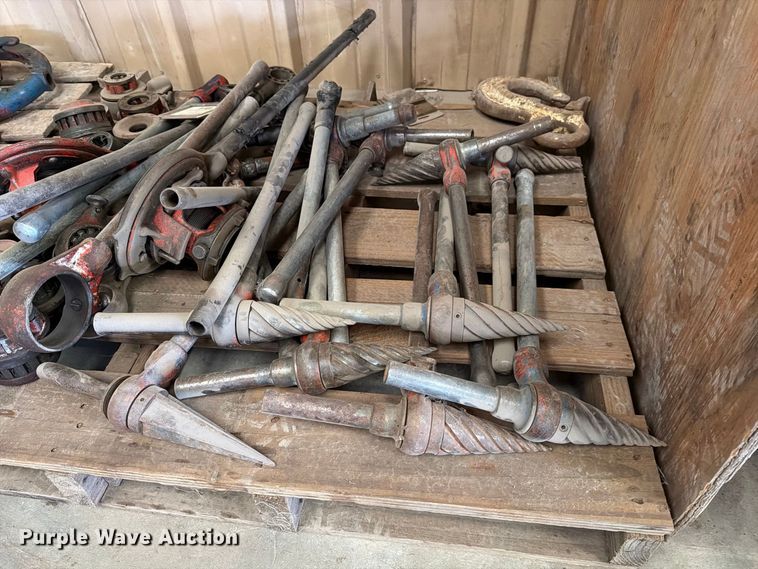 image for item EP7785 (2) pallets of pipe tools