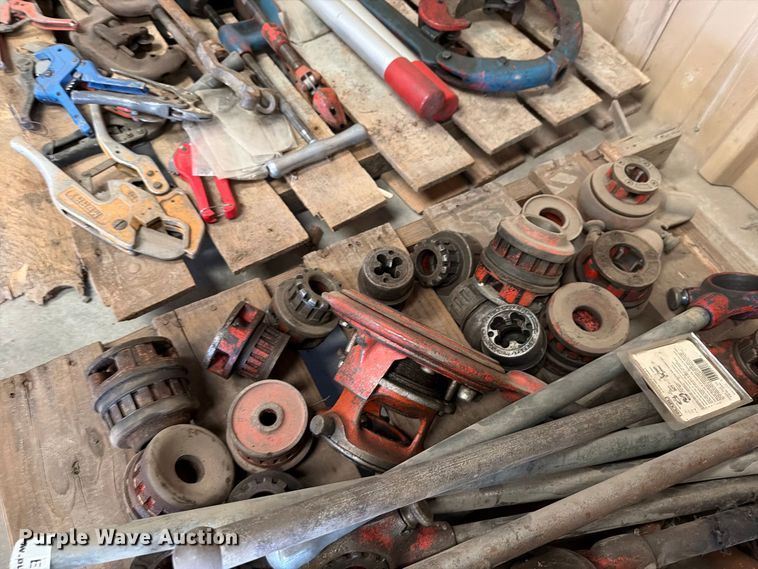 image for item EP7785 (2) pallets of pipe tools