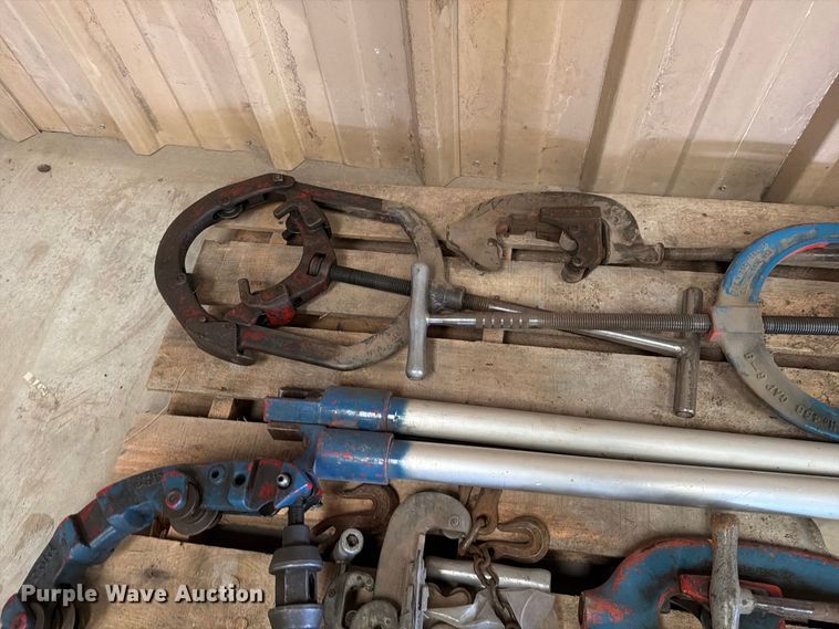 image for item EP7785 (2) pallets of pipe tools