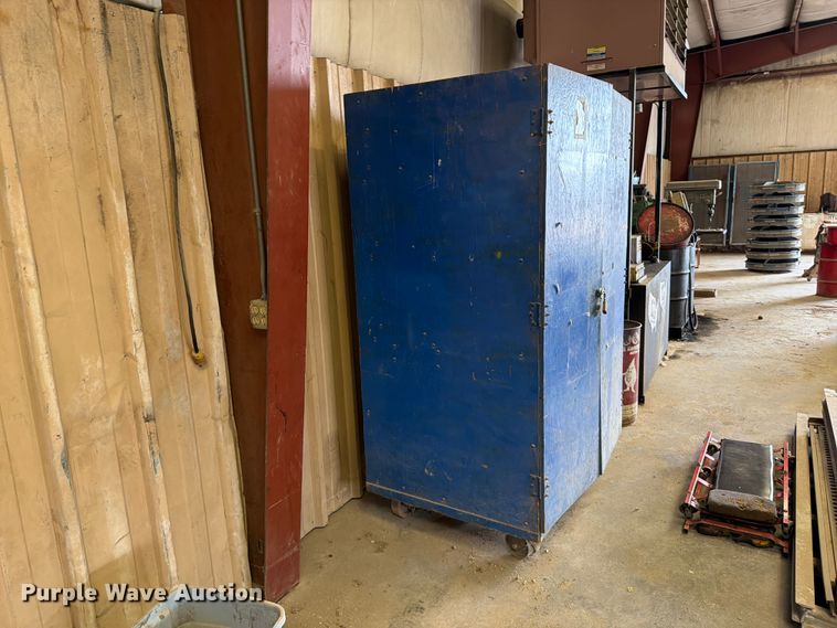 image for item EP7788 Shop tool storage cabinet