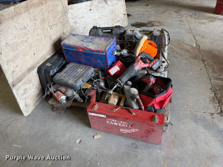 image for item EP7793 Pallet of tools
