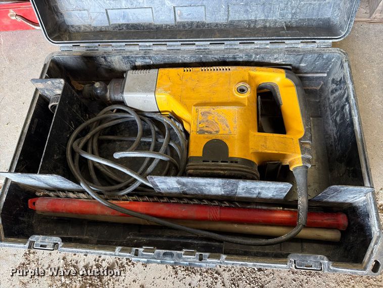 image for item EP7793 Pallet of tools