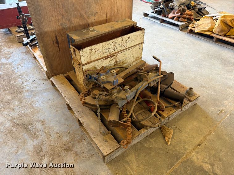 image for item EP7797 (2) cast iron cutters