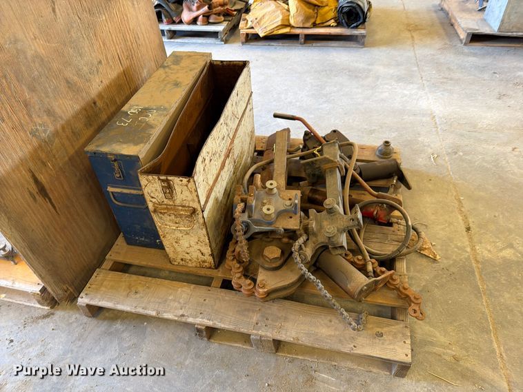 image for item EP7797 (2) cast iron cutters
