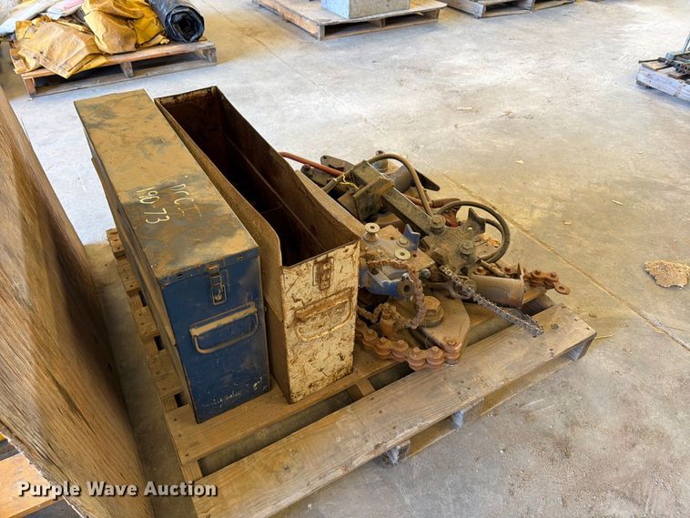 image for item EP7797 (2) cast iron cutters