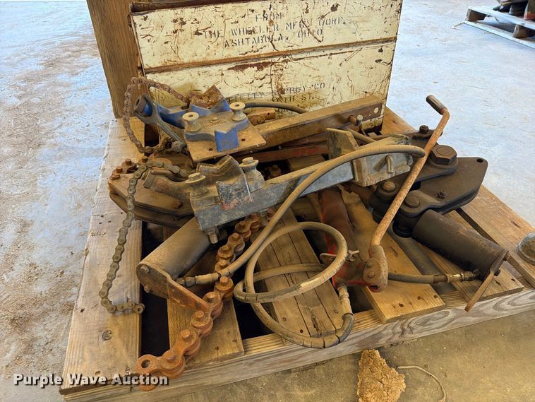 image for item EP7797 (2) cast iron cutters