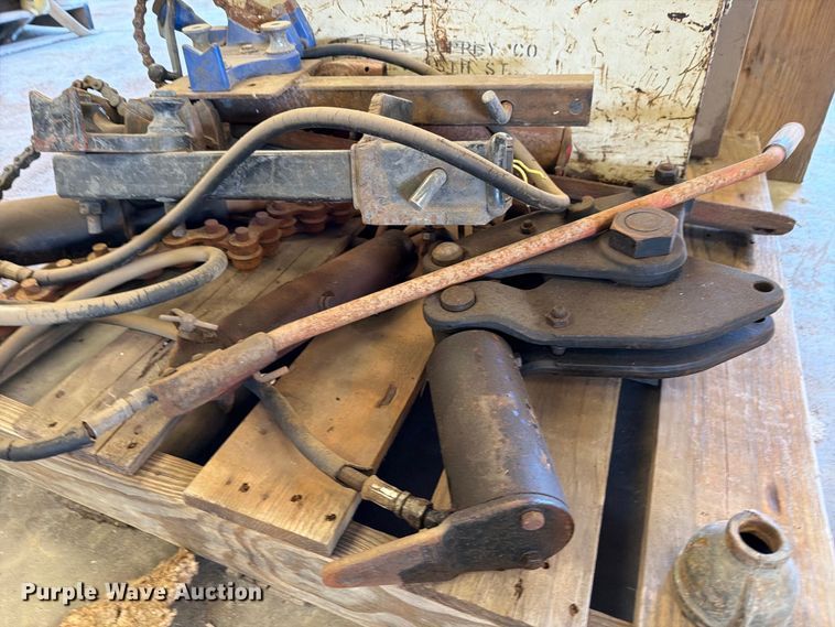image for item EP7797 (2) cast iron cutters