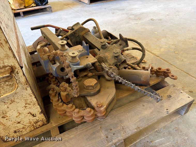image for item EP7797 (2) cast iron cutters