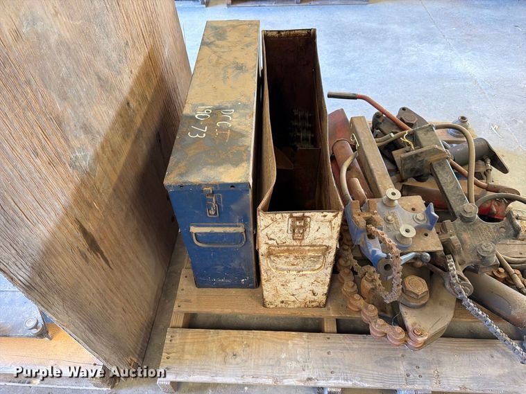 image for item EP7797 (2) cast iron cutters