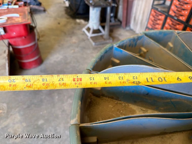 image for item EP7806 Hardware carousel
