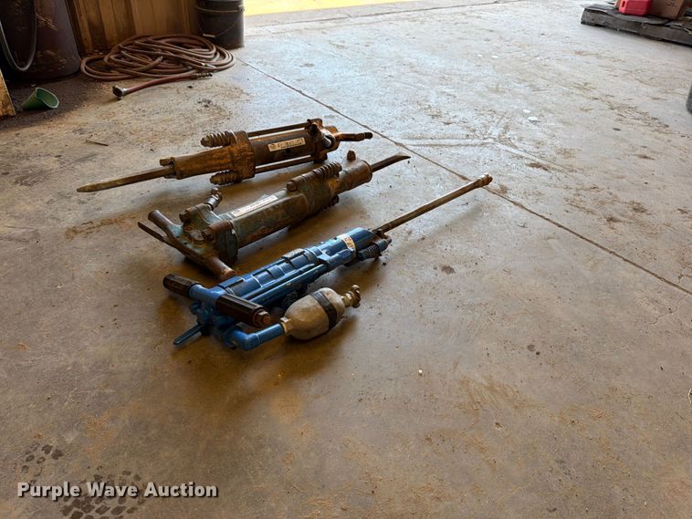 image for item EP7807 (3) pneumatic hammers
