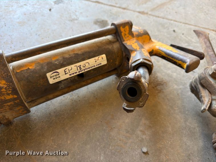 image for item EP7807 (3) pneumatic hammers