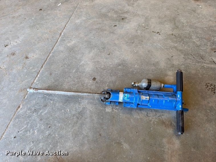 image for item EP7807 (3) pneumatic hammers