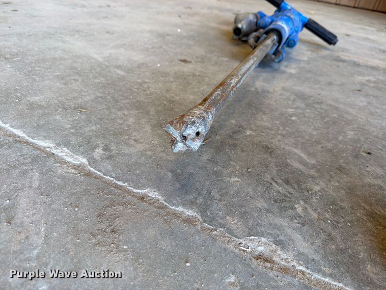 image for item EP7807 (3) pneumatic hammers