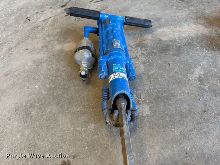 image for item EP7807 (3) pneumatic hammers