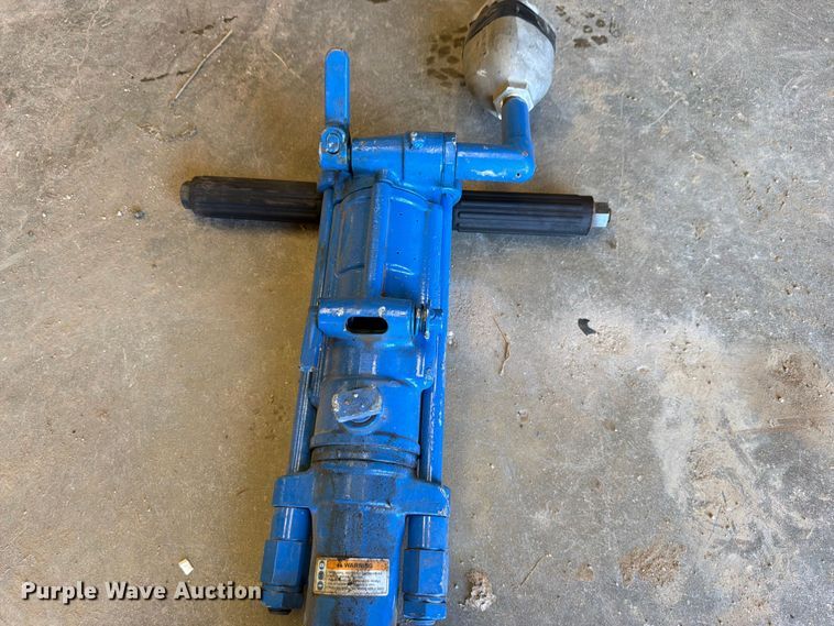 image for item EP7807 (3) pneumatic hammers