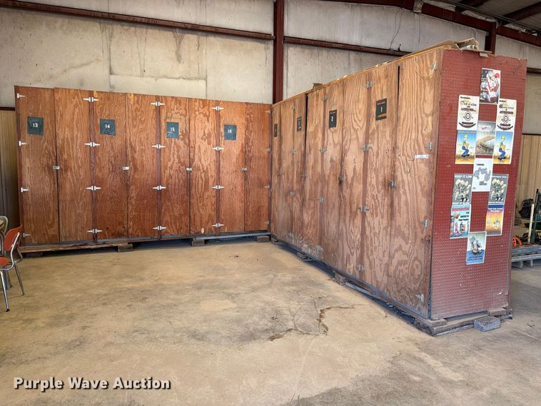 (2) storage lockers