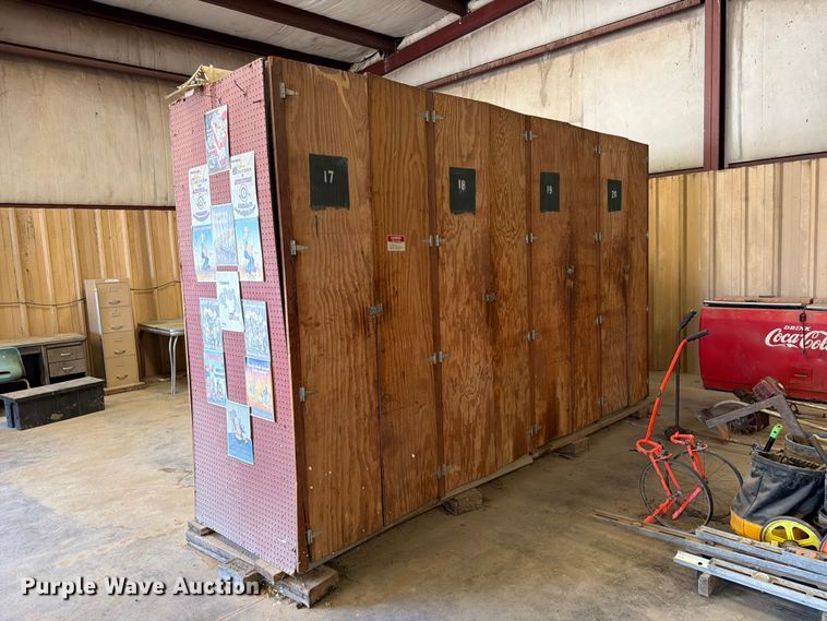 image for item EP7816 (2) storage lockers