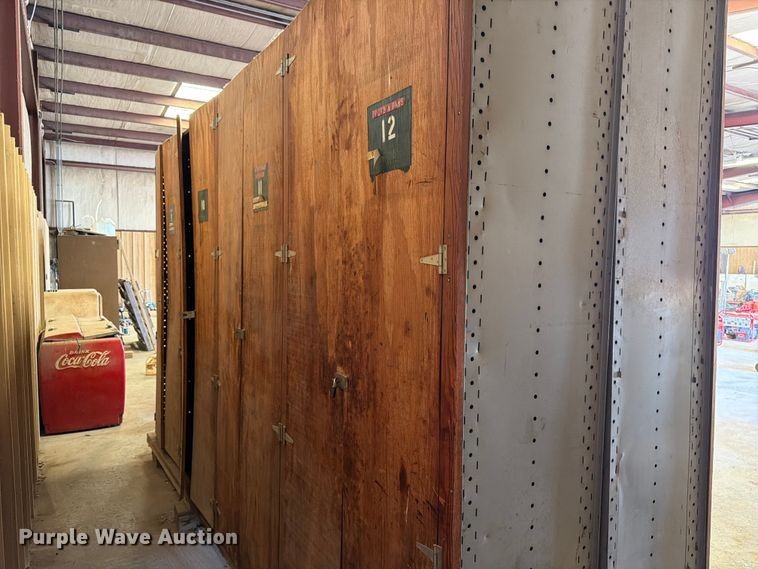 image for item EP7816 (2) storage lockers
