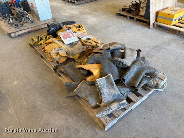 image for item EP7820 (2) pallets of boots and protective clothing