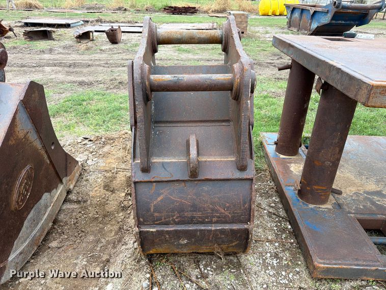 image for item ES1086 C&P Attachments excavator bucket