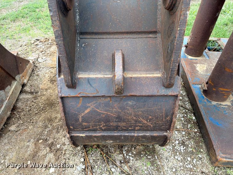 image for item ES1086 C&P Attachments excavator bucket