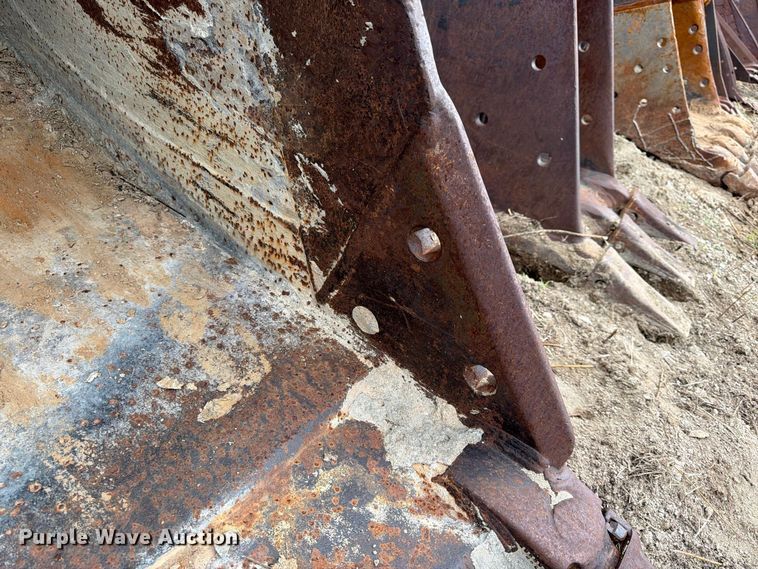 image for item ES1087 2009 Geith HF49-036 excavator bucket