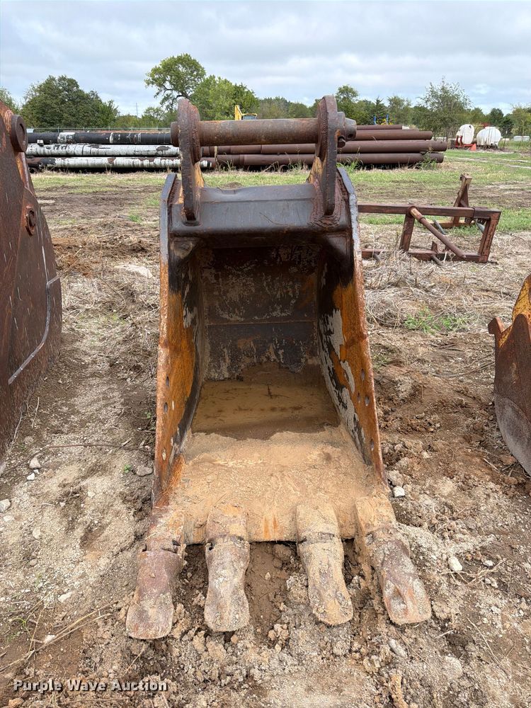 image for item ES1089 CF excavator bucket