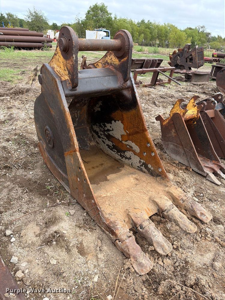 image for item ES1089 CF excavator bucket